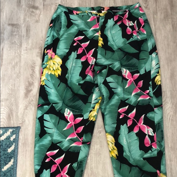 Tommy Bahama Pants - Today’s Deal - Tommy Bahama Floral Silk Capri Pants